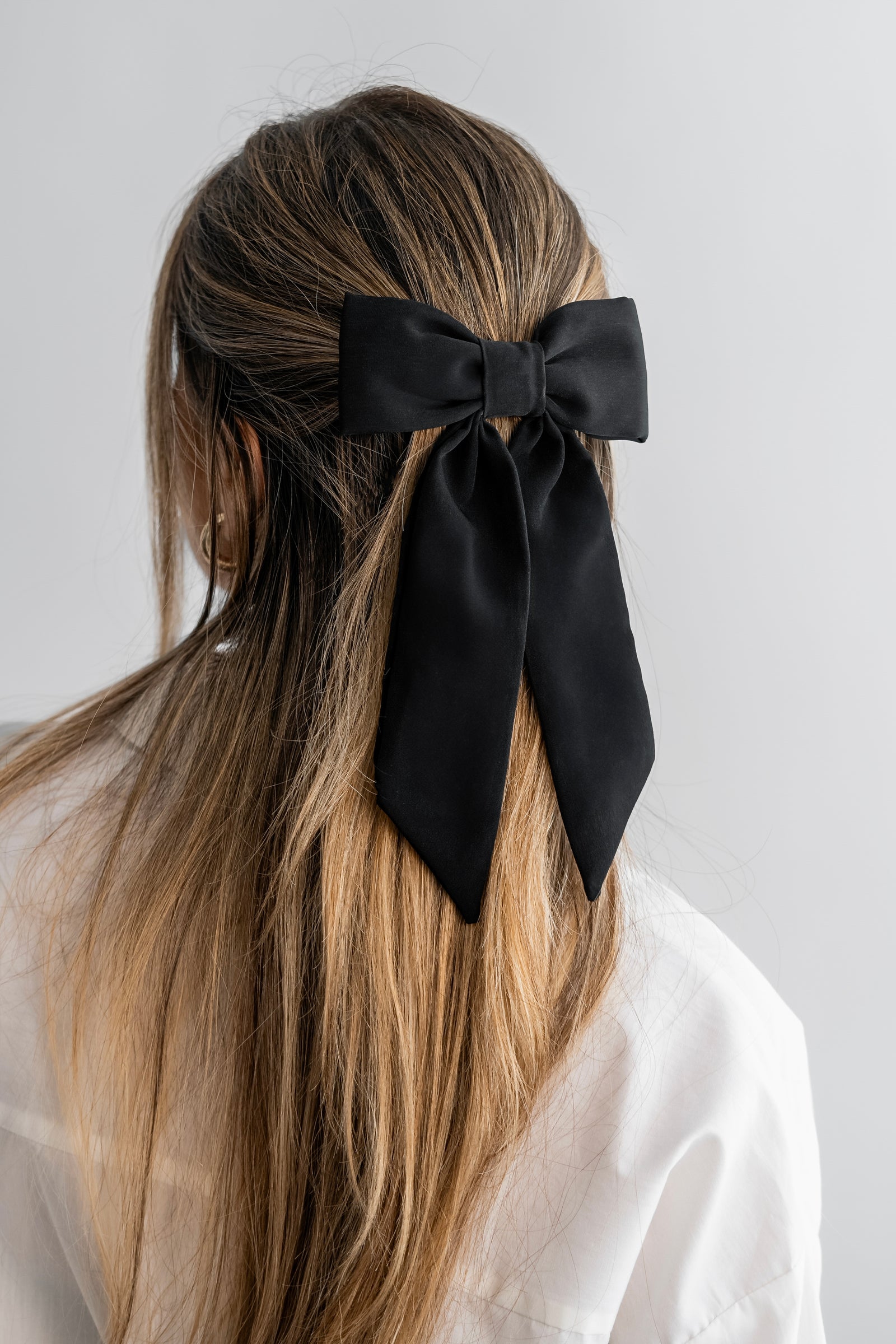 OLA. Noeud Court Hair Bow in Black Black Hair Bow Clip, Sailor Bow, Black Hair Bow, Hair Bow  main image 2