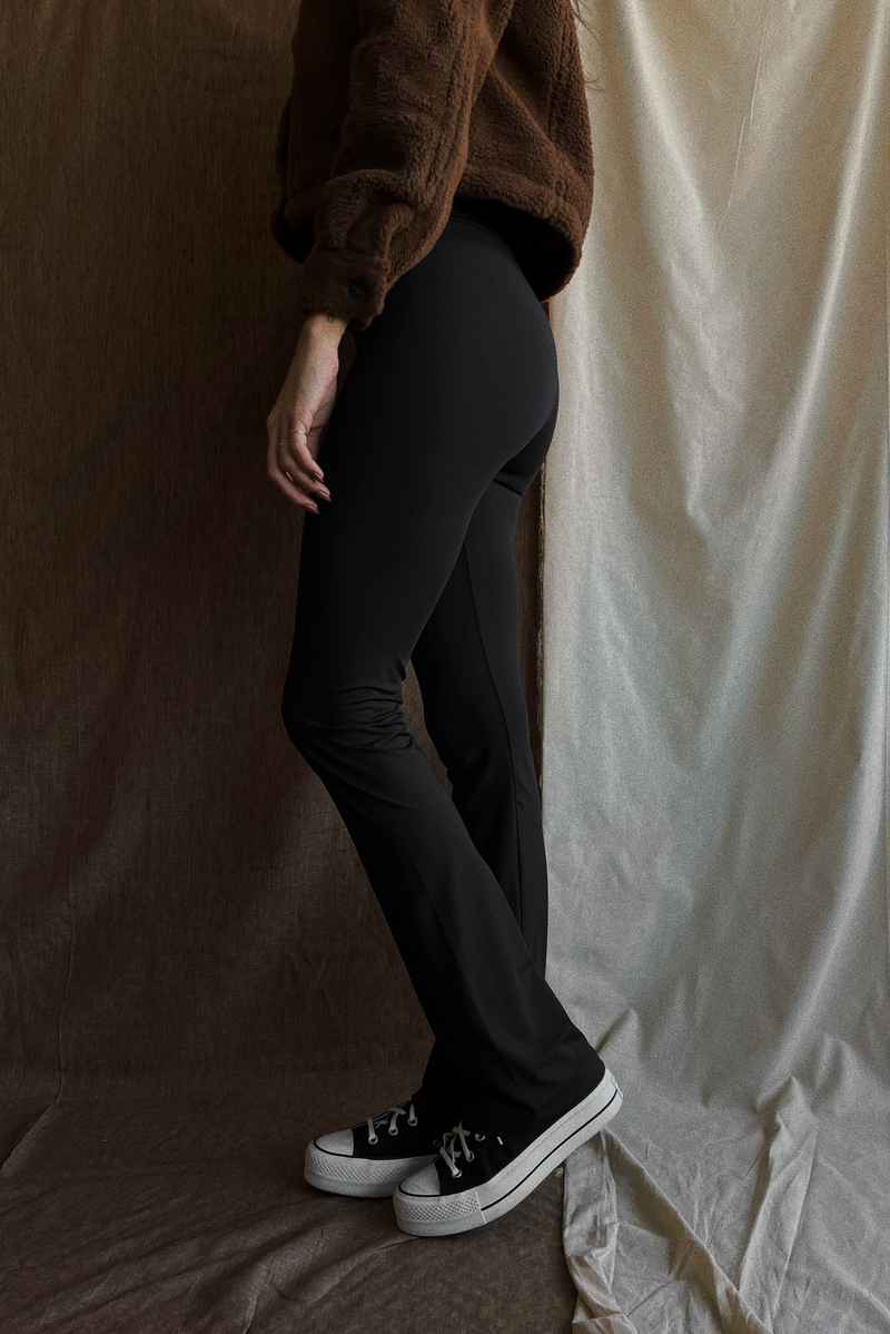 BY THE FIREPLACE SEAMLESS FLARE PANTS